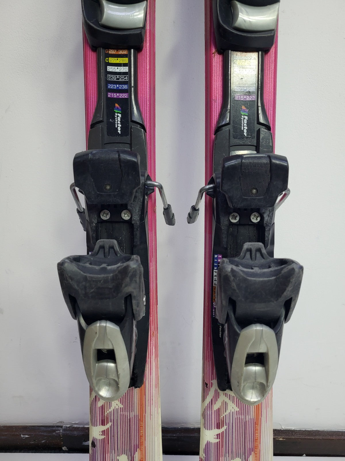Sci Elan Snow White 146 cm + attacchi Elan ESP7.5 Divertimento invernale
