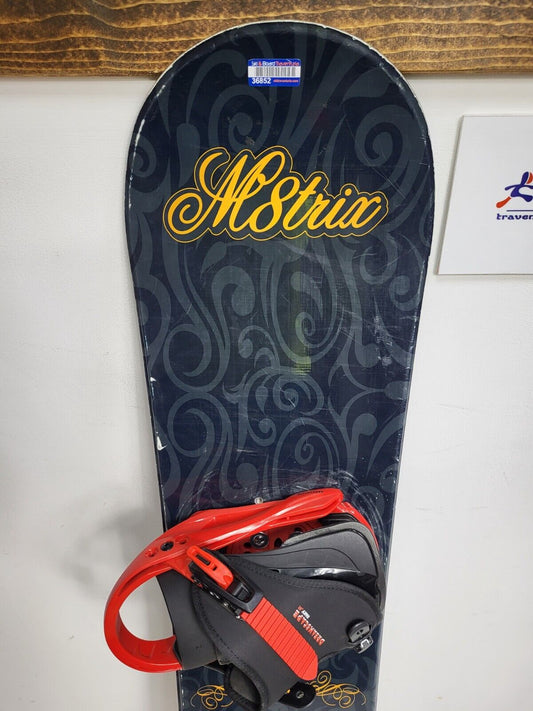 Matrix Escape 141 cm Snowboard + NEW Dreamscape Faky JR Size S Bindings Winter