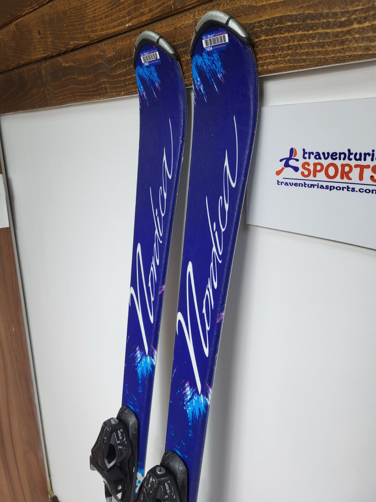 Nordica Little Belle 140 cm Ski + Elan ESP 7.5 Bindungen Winter Adventure Winter