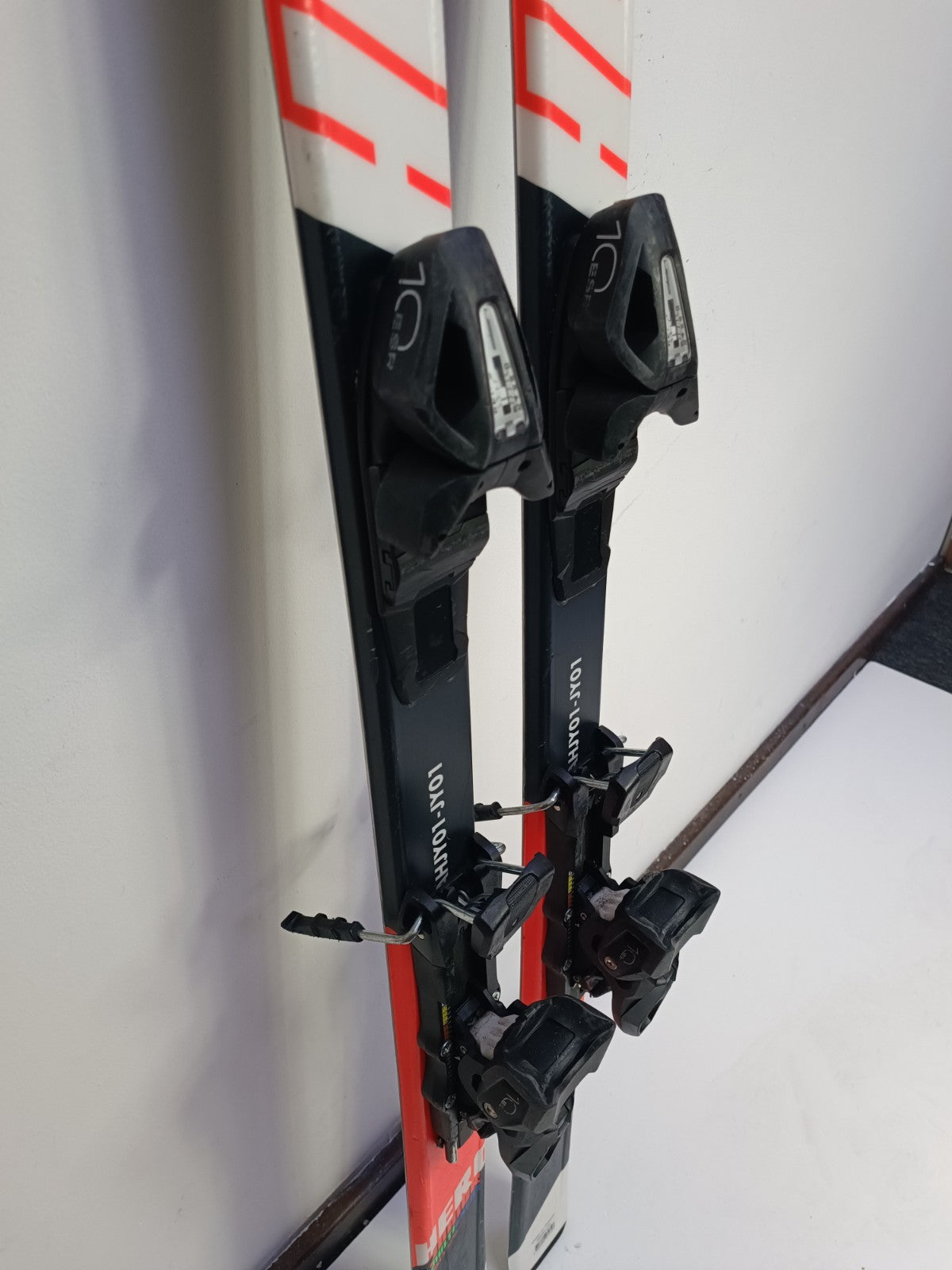 Sci Rossignol Hero J 150 cm + attacchi Elan ESR 10 Divertimento invernale Sport sulla neve