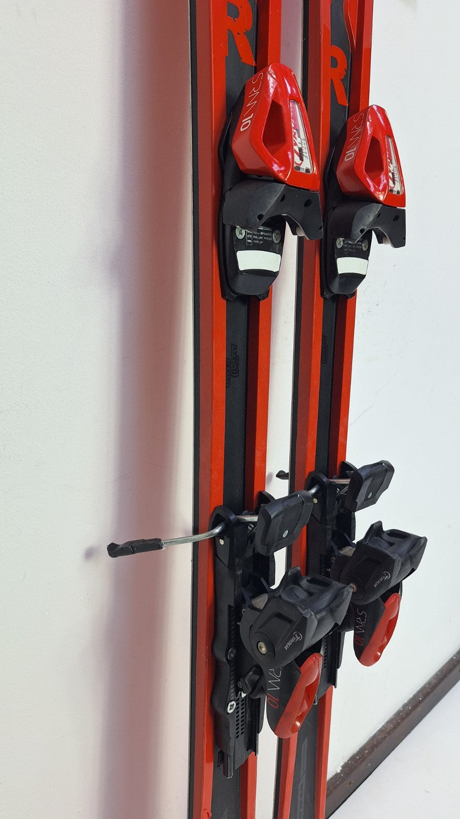Ski Wedze Boost 300 arcHtec 163 cm + fixations Tyrolia SRM 10 Sport d’hiver sur neige
