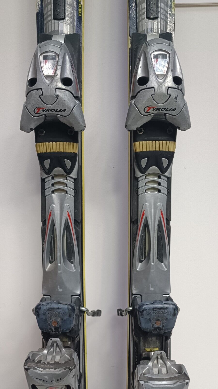 Fischer RC4 180 cm Ski + Tyrolia 12 Bindungen Wintersport
