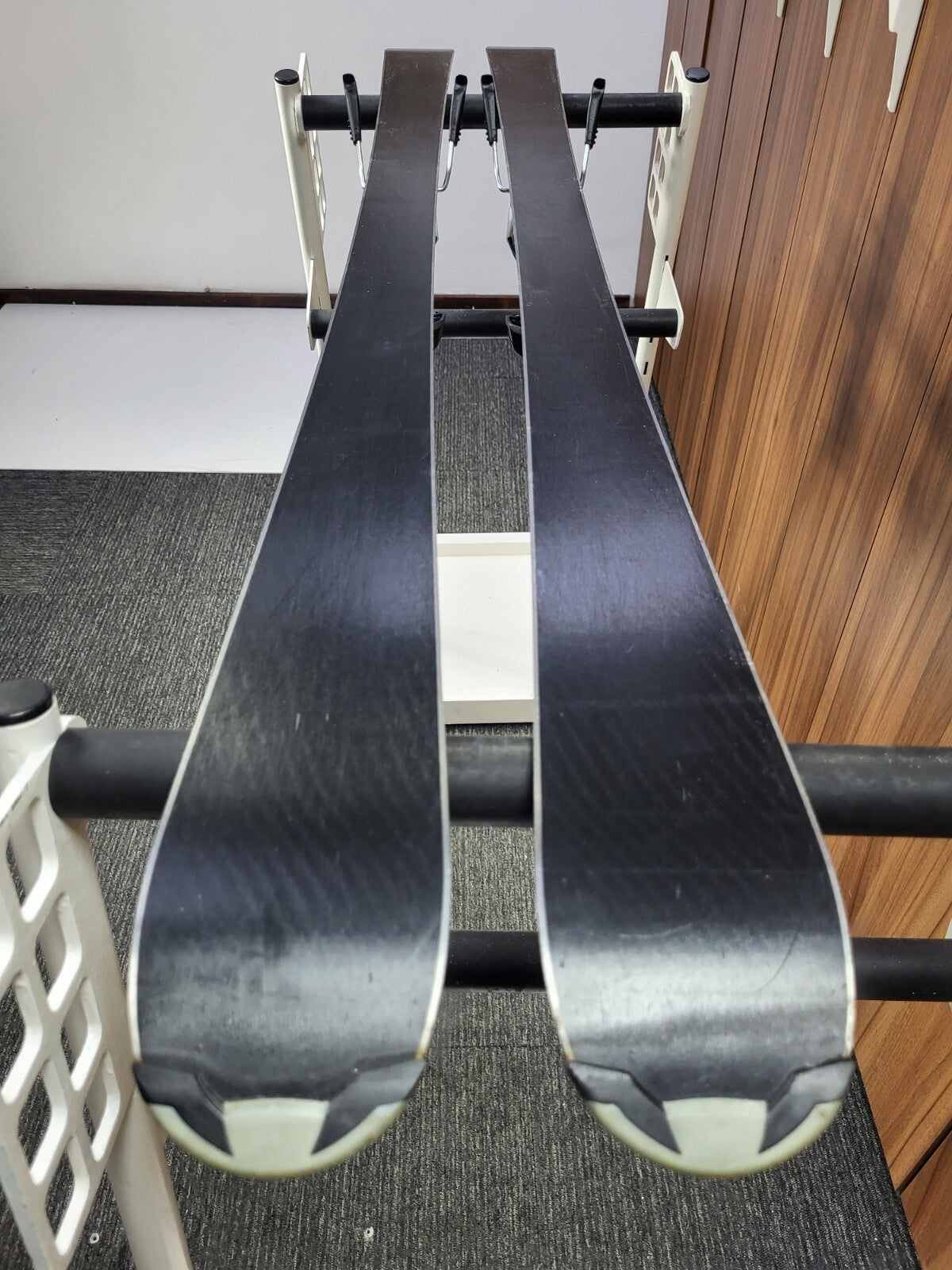 Ski Elan Exar Pro 140 cm + fixations Tyrolia 7.5 NEUVES. Sport, neige, hiver et plaisir
