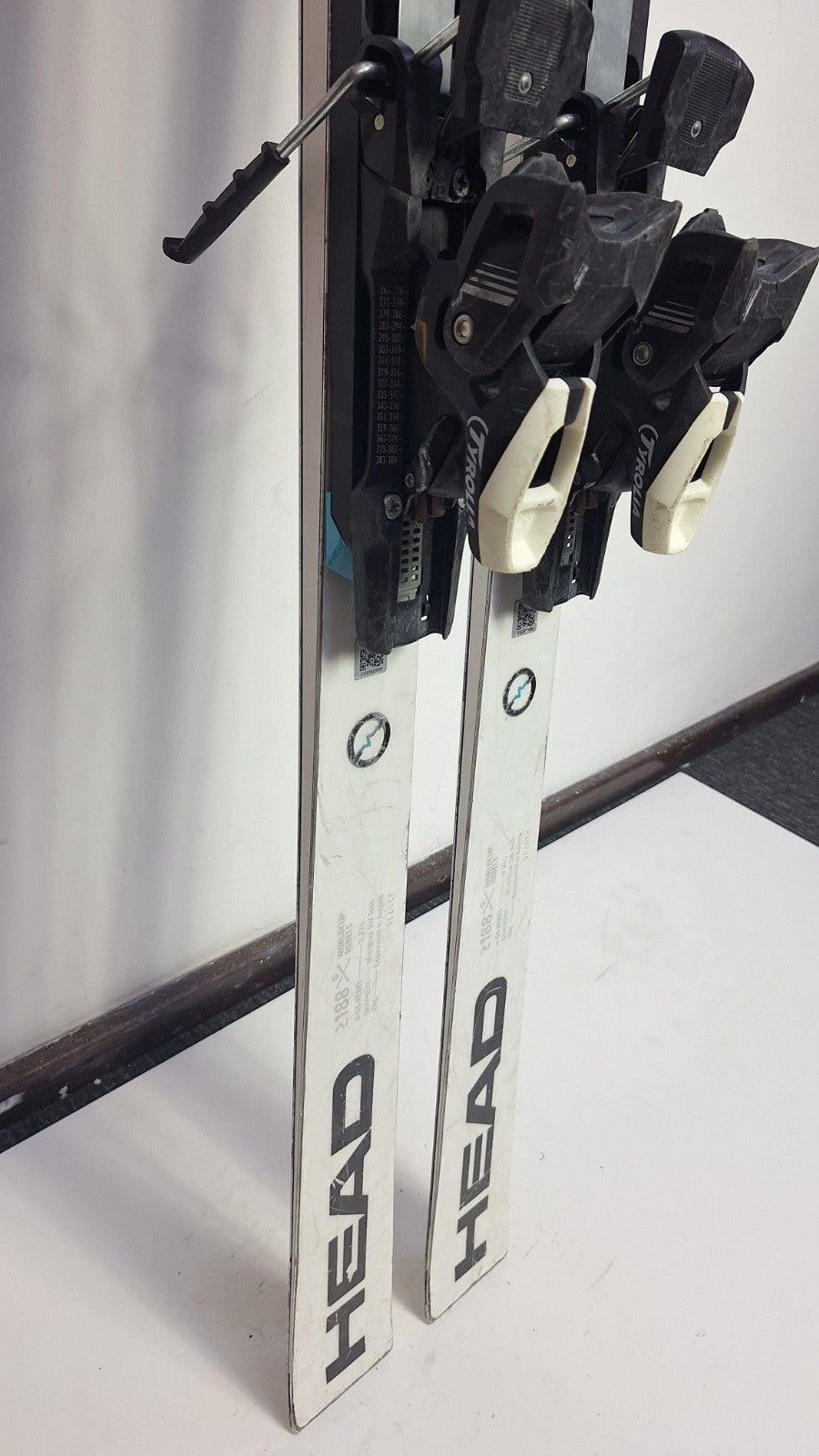 Sci HEAD WC Rebels 188 cm + Attacchi Tyrolia 14 Sport Invernali Divertimento sulla Neve