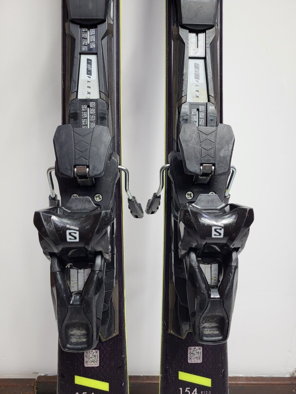 Ski Salomon 24 HRS MAX 154 cm + fixations Salomon 12 Sports d’hiver Aventure