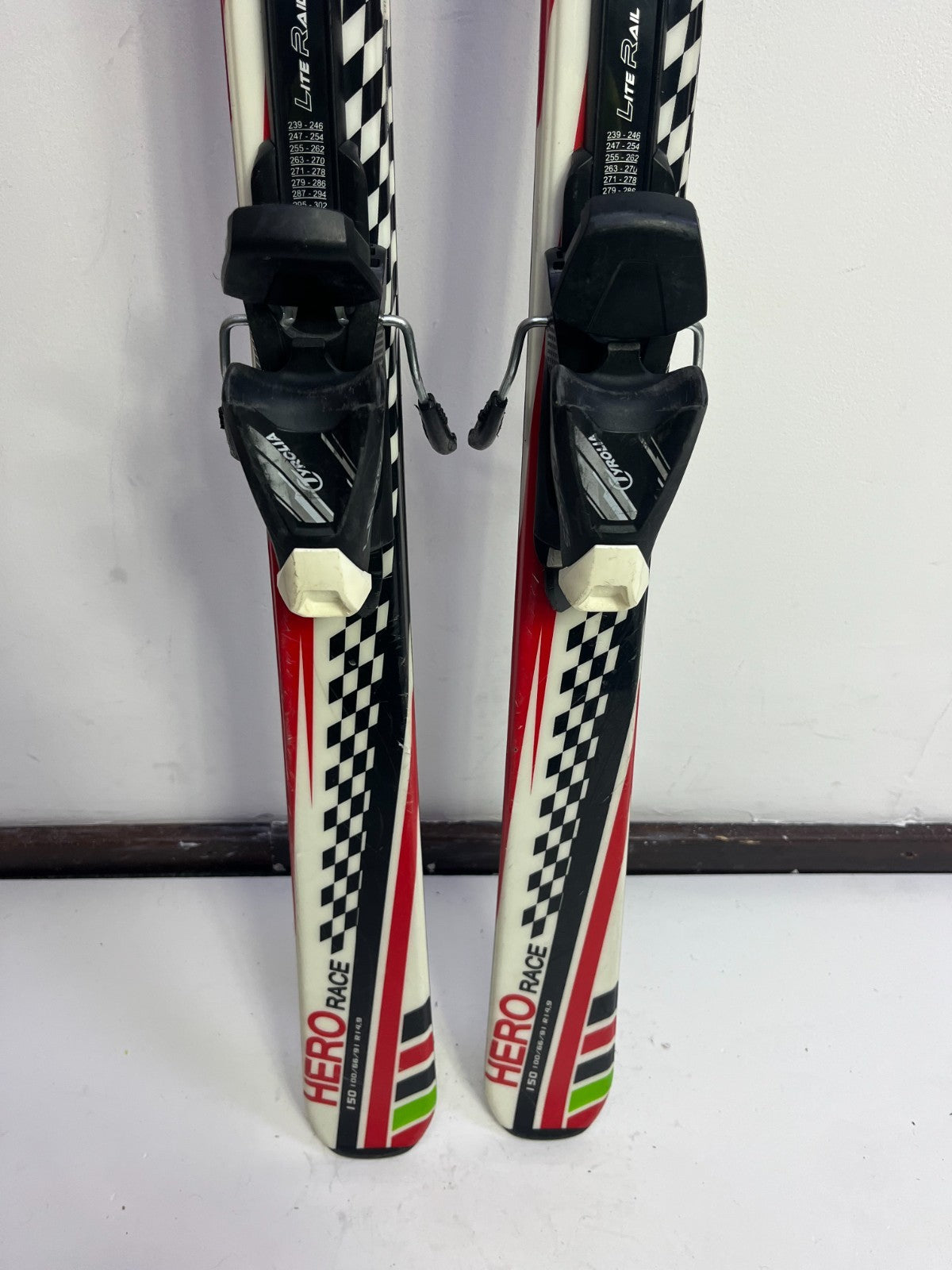 Nevica Hero Race 150cm Ski + Tyrolia LRX 7.5  Bindings Adventure Winter Sport