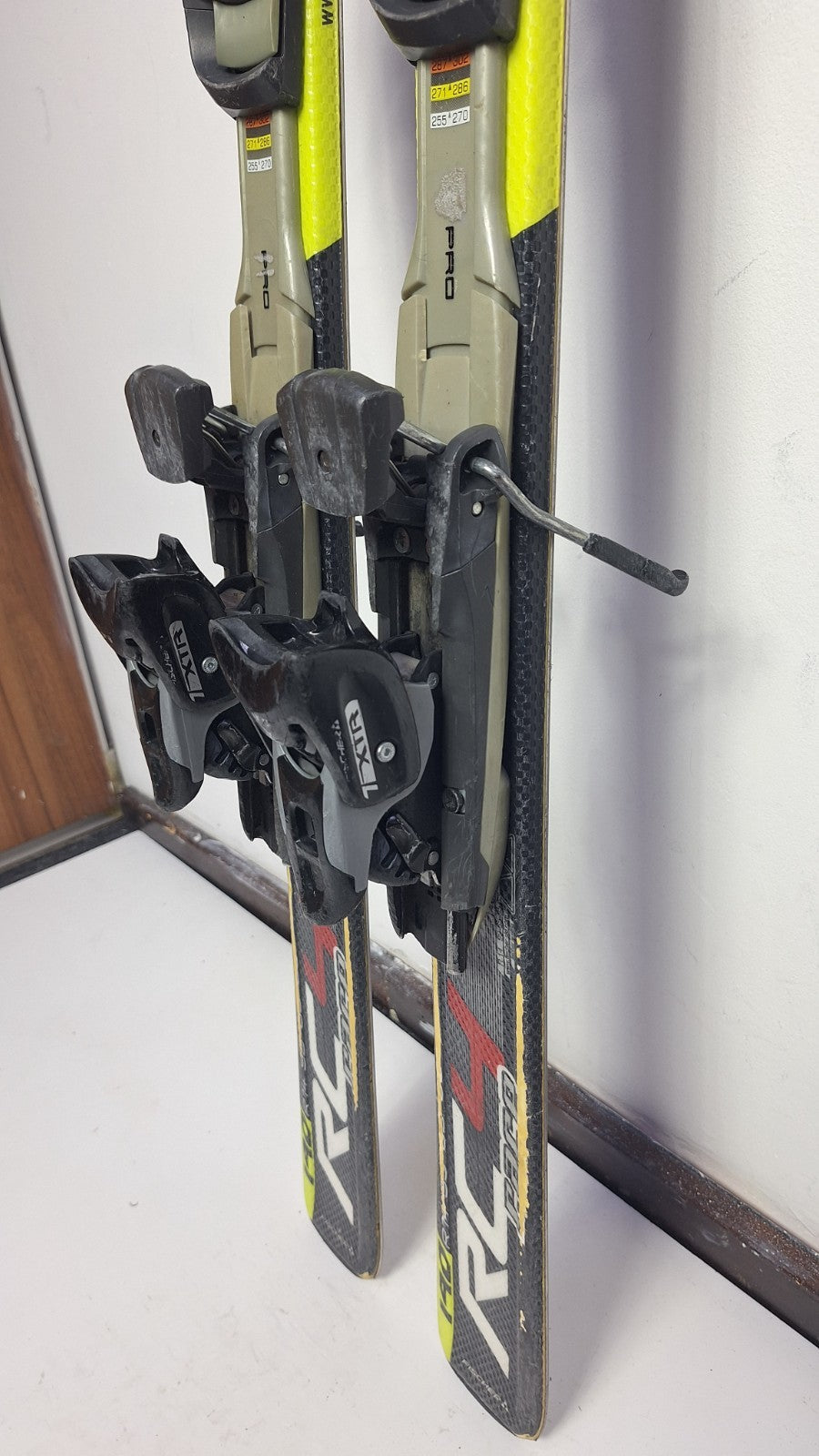 Fischer Race RC4 140 cm Ski + Fischer 7.5 Bindings Winter Sports