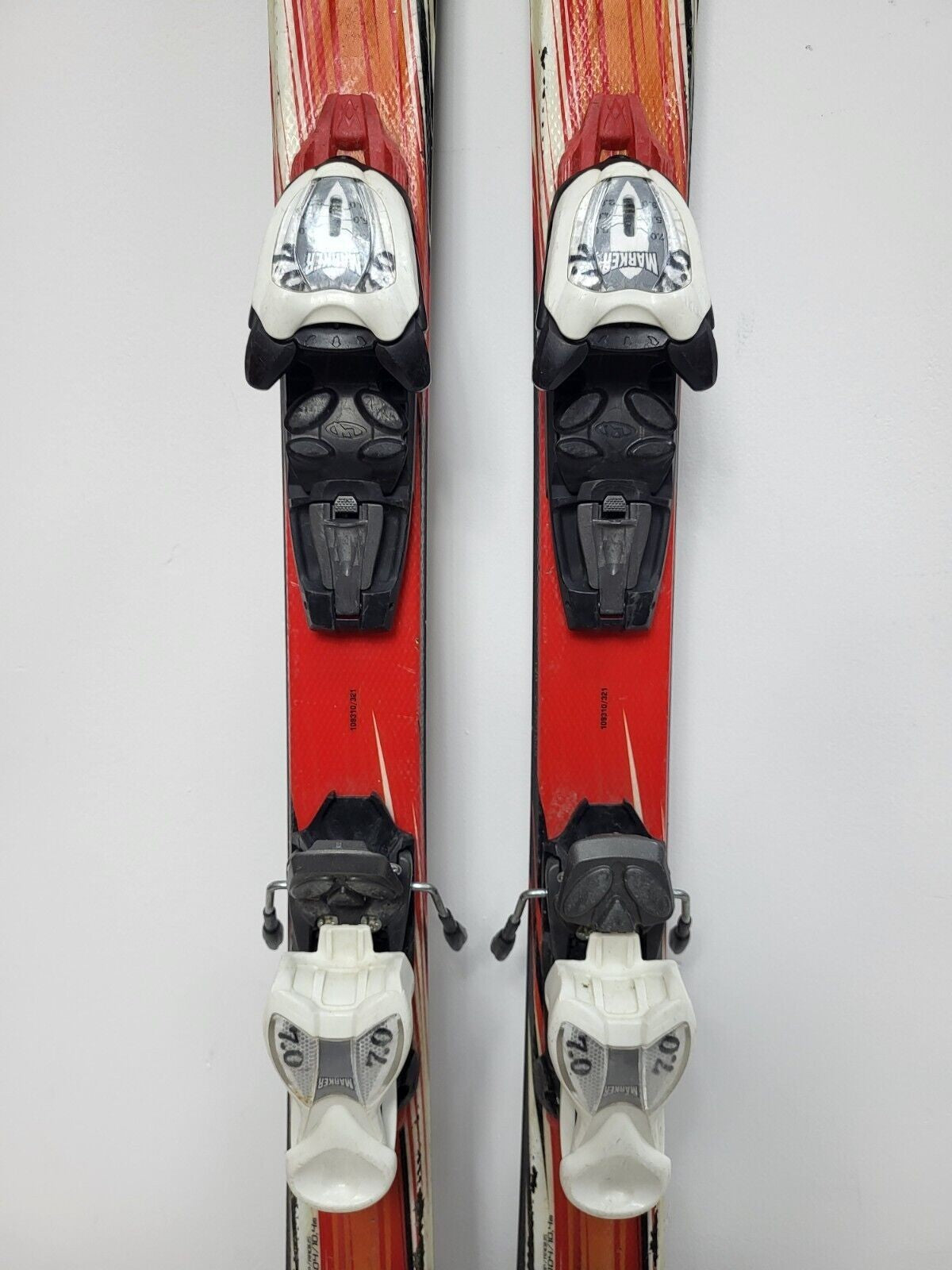Ski Völkl Racetiger GS R JR 130 cm + fixations Marker 7 Plaisirs des sports d'hiver et de la neige