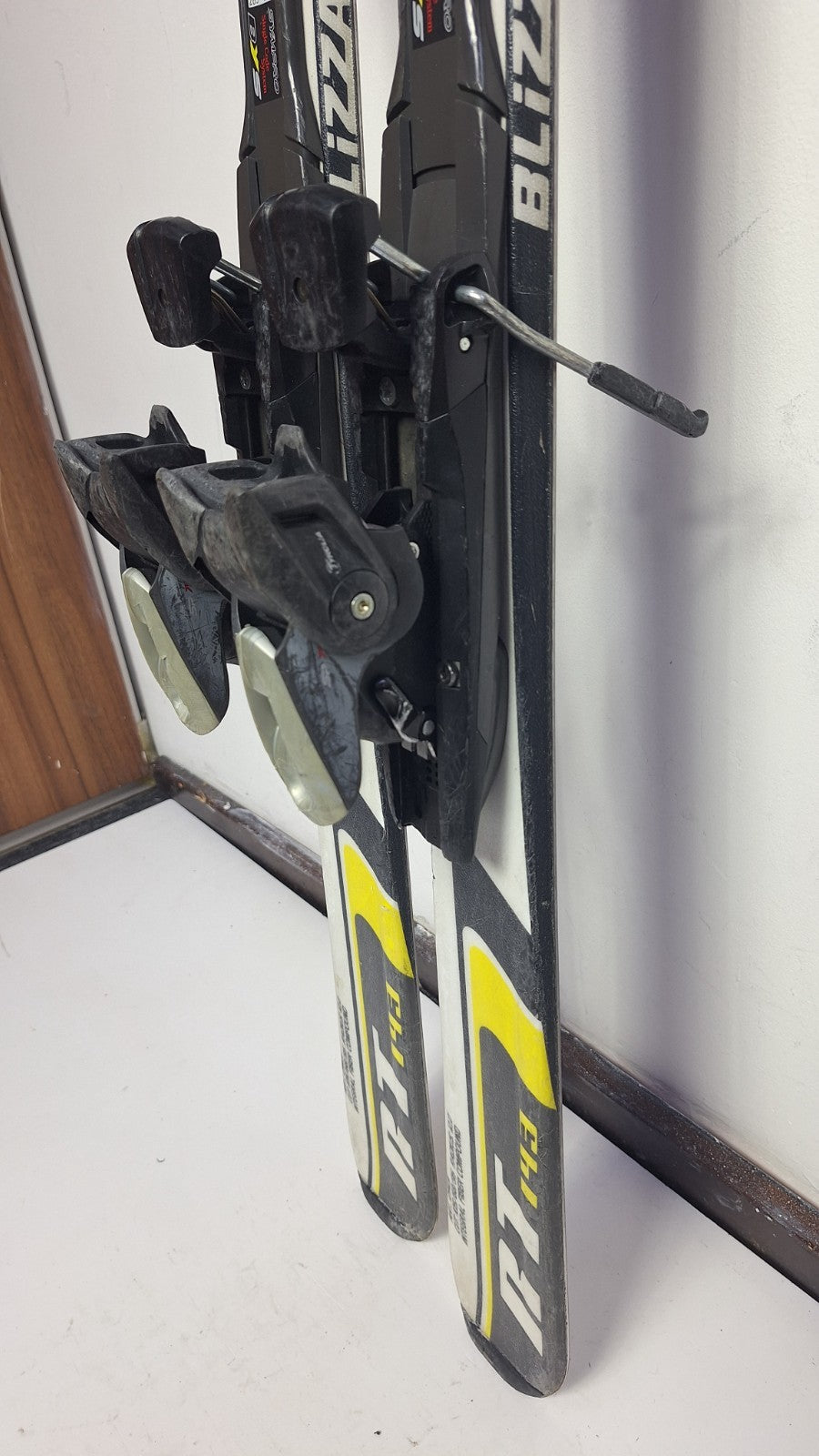 Blizzard RT 143 cm Ski + Tyrolia 7.5 Bindings Winter Fun