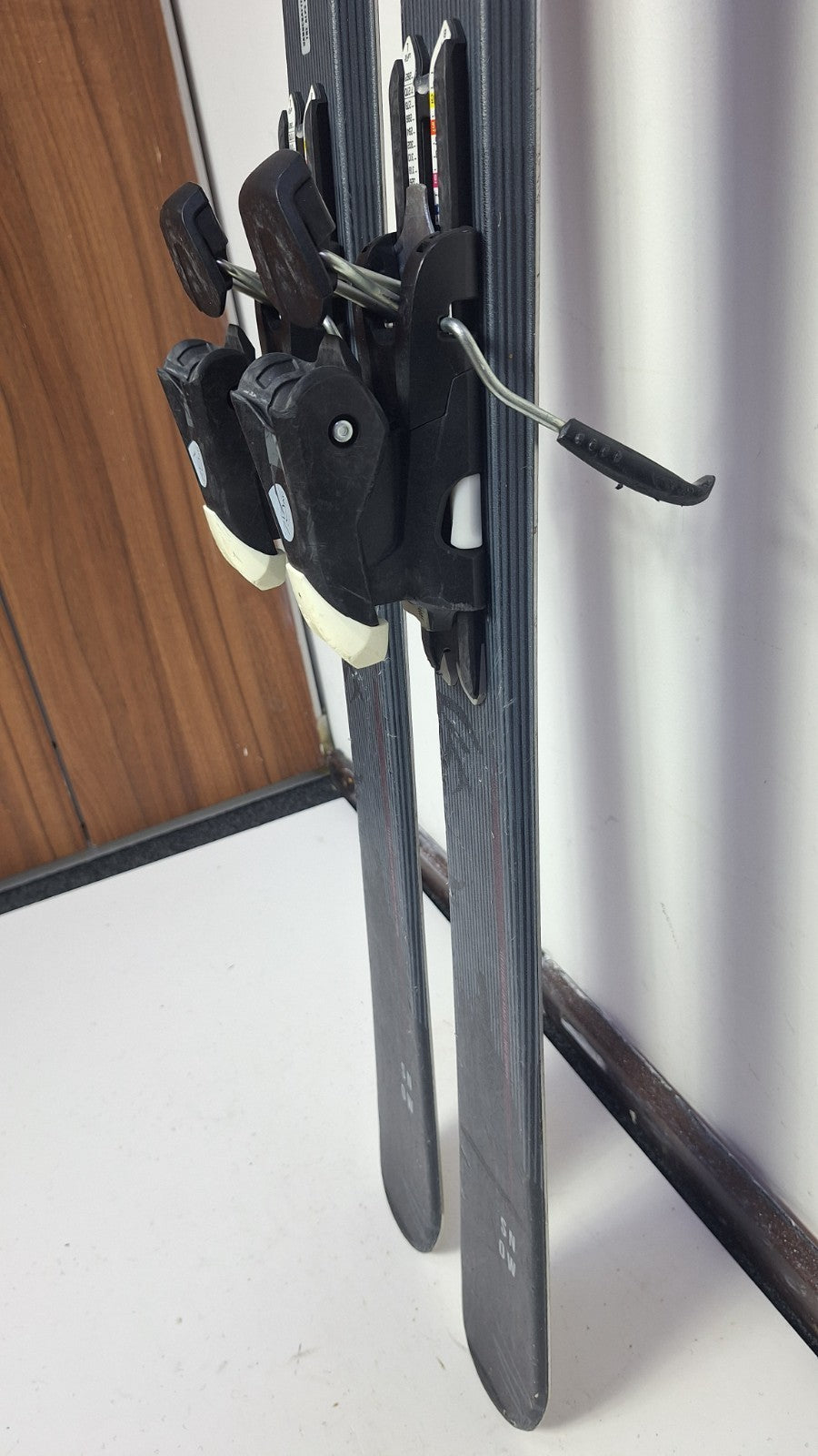 Elan Snow Black 158cm  Ski + Elan 7.5 Bindings Adventure Winter Sport