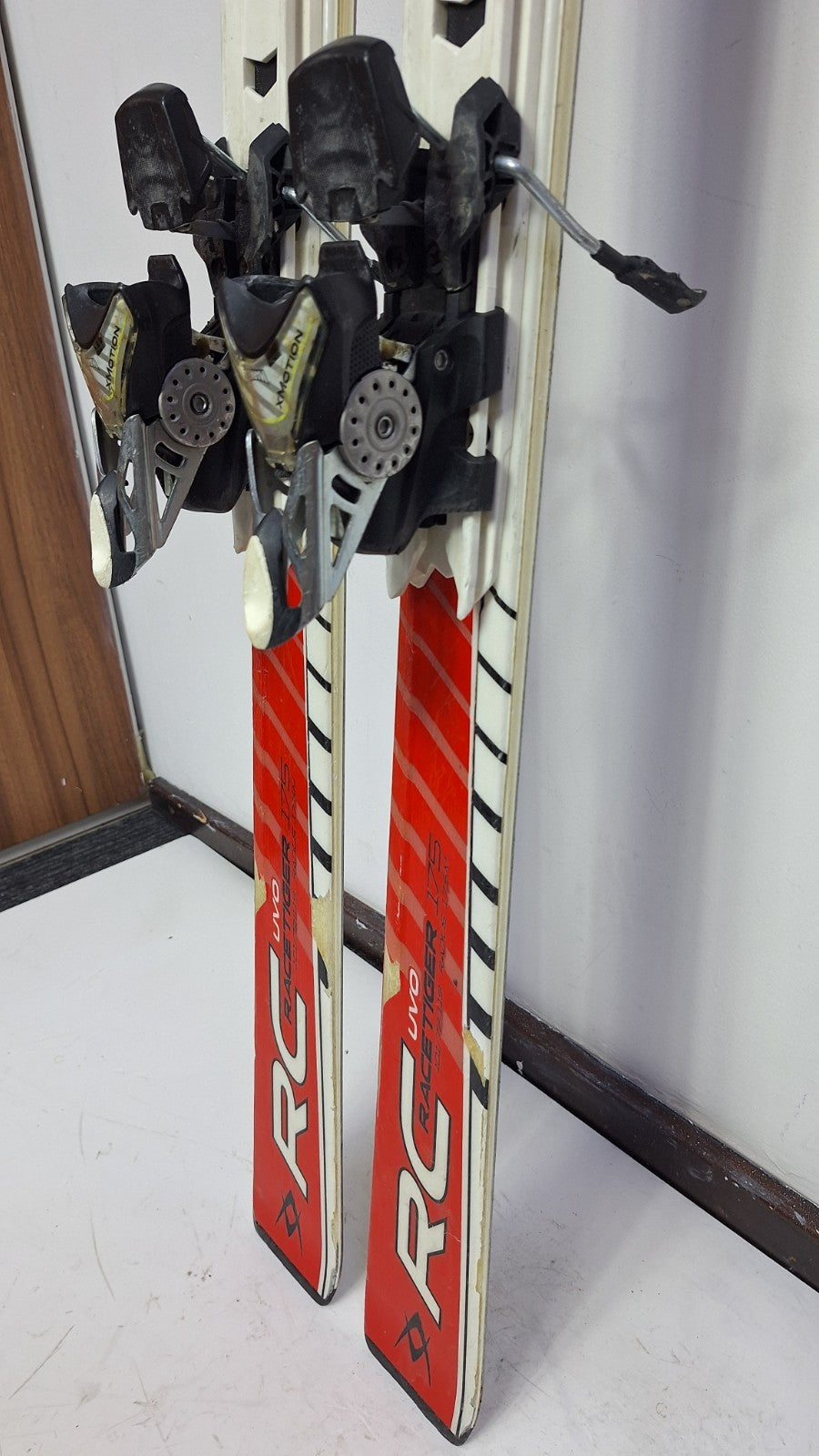 Völkl Racetiger RC UVO 170 cm Ski + Marker 12 Bindings Winter Sport Snow