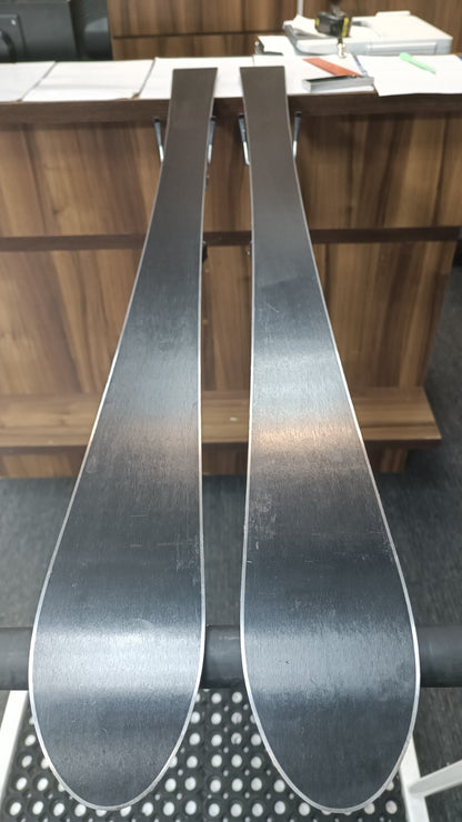 Scoop Cross Nishizama SR 10 130 cm Ski + Tyrolia SL 4.5 Bindungen Winterspaß Schnee
