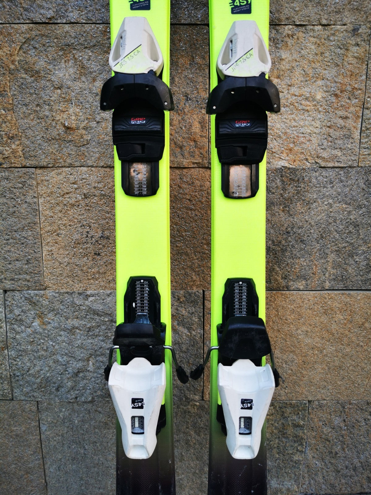 HEAD Supershape Team Easy 157cm  Ski + HEAD 7.5 Bindings  Winter Sport