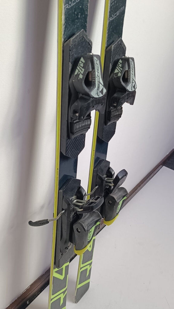 Fischer RC4 GS WC 140 cm Ski + Fischer 7.5 Bindings Winter Sports