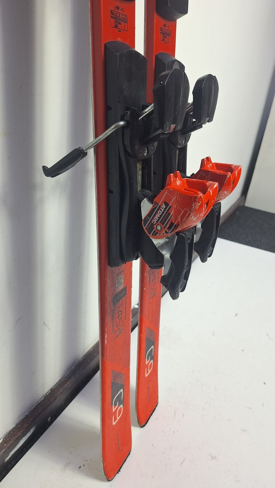 Atomic Redster G9 145 cm Skis + Atomic 10 Bindings Winter Fun Snow