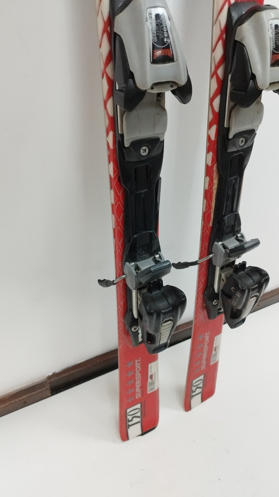 Skis Völkl Supersport T50 128 cm + fixations Marker M 700 Plaisir hivernal