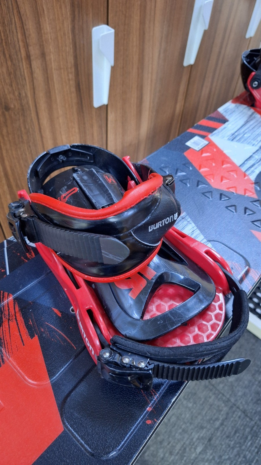 Burton LTR 153 cm Snowboard + Burton M  Bindings Winter Snow Adventure Fun