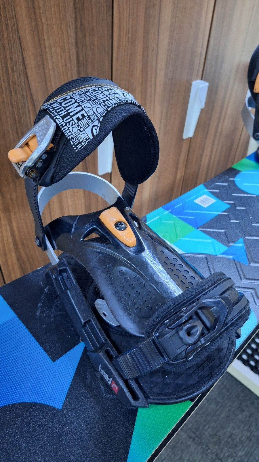 Burton Progression 157 cm Snowboard + HEAD Rental L Bindings Winter Snow Sport