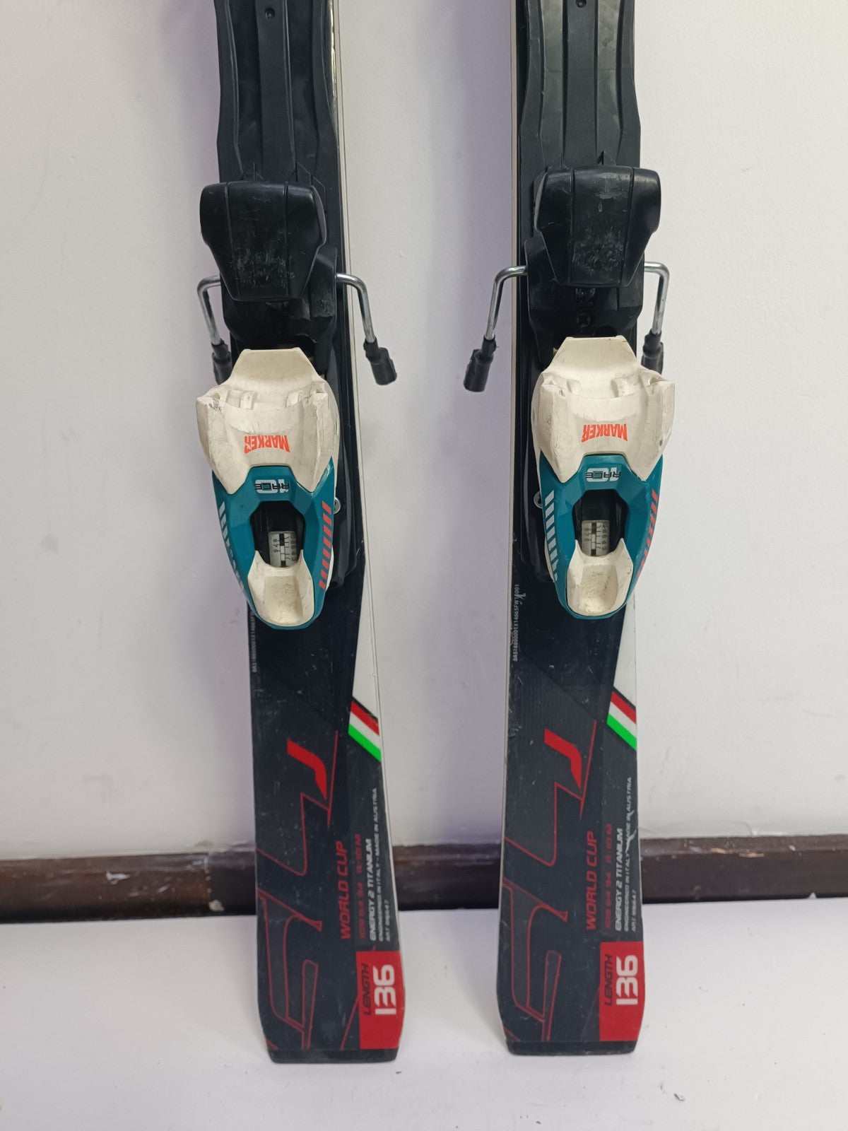 Nordica Dobermann WC SL J 136 cm Ski + fixations Marker 10 Sport et plaisir hivernal