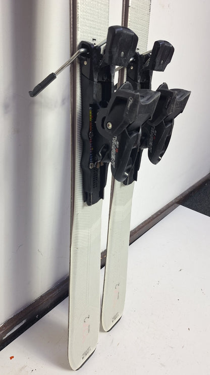Rossignol Nova 2 160 cm Ski + Tyrolia 10  Bindings Winter Fun Snow Sports