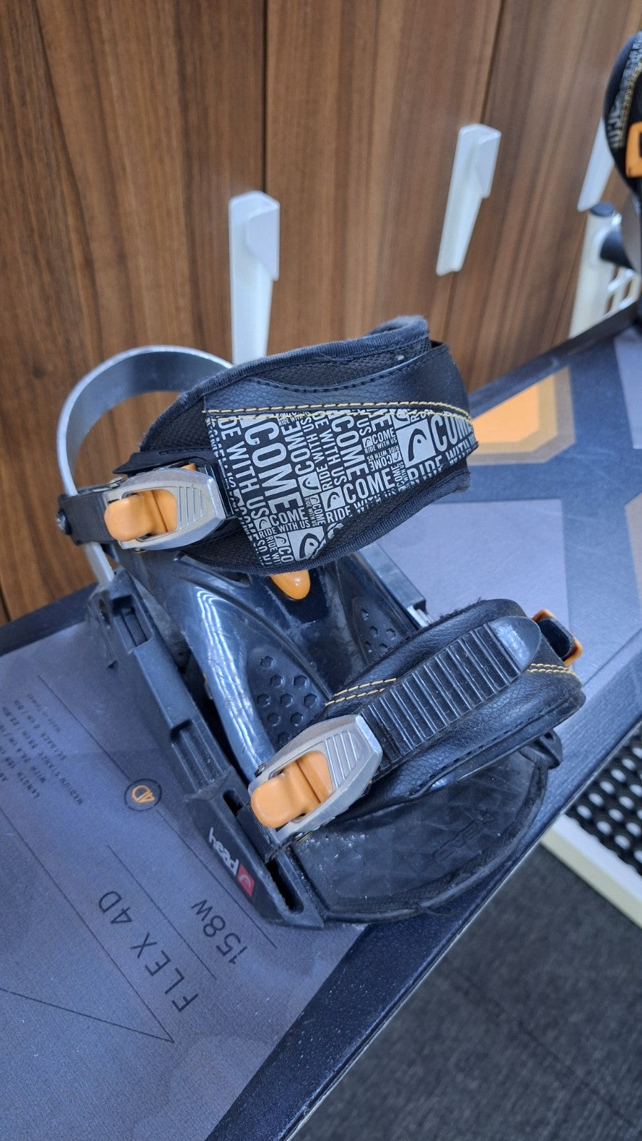 Snowboard HEAD Flex 4D 158W cm + fixations HEAD Rental L Neige d’hiver Aventure