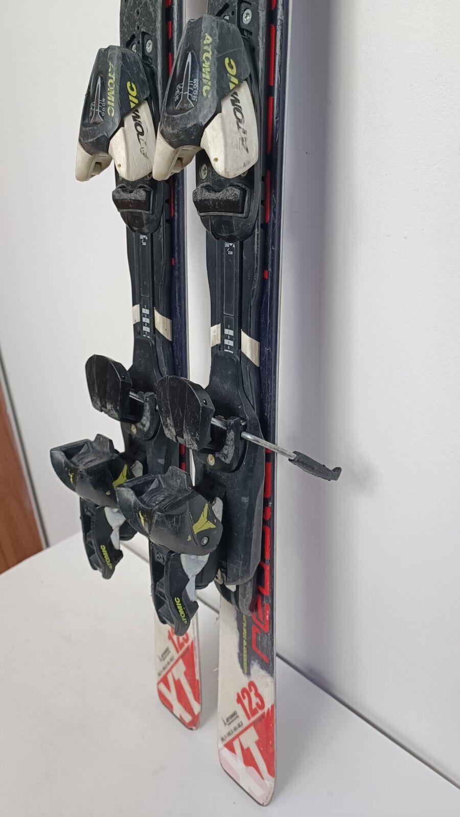 Atomic Redster XT 123cm Ski + Atomic 7.5 Bindungen Wintersport