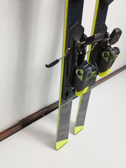 Sci Fischer RC4 WC 140 cm + attacchi Fischer 7.5 Sport invernali