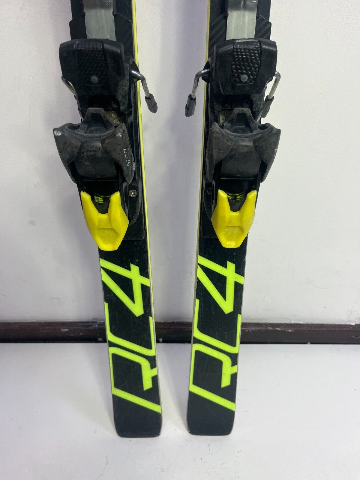 Fischer RC4 GS FIS 165cm Ski + Fischer 11 Bindungen Winter Fun Snow Sport