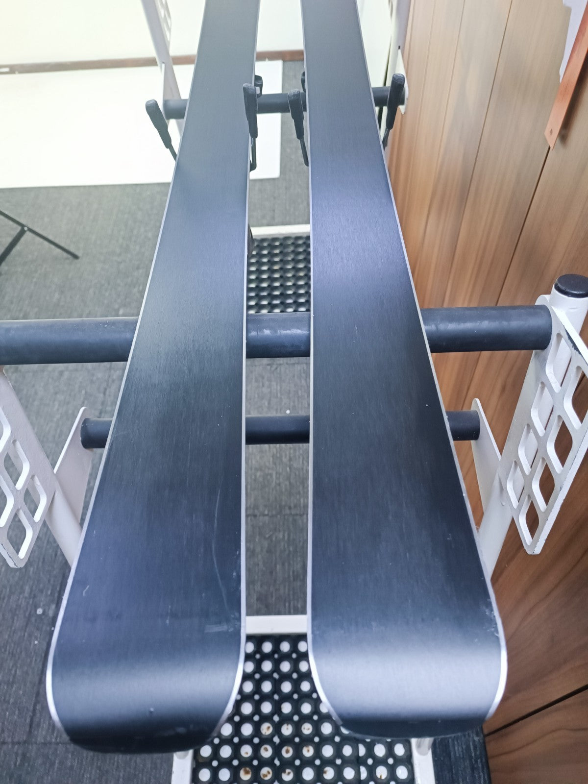 Sci Blizzard RTX Elevate 146 cm + attacchi Elan ESP 7.5 Sport invernali sulla neve