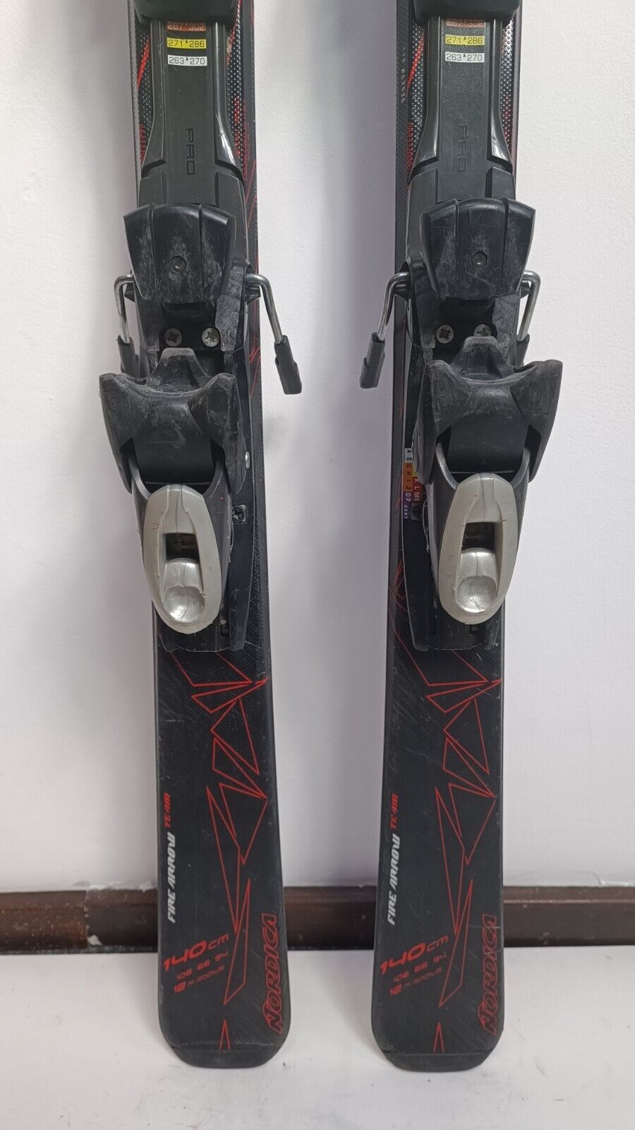Nordica Fire Arrow TM 140 cm Ski + Elan ESP 7.5 Bindings Winter Adventure Winter