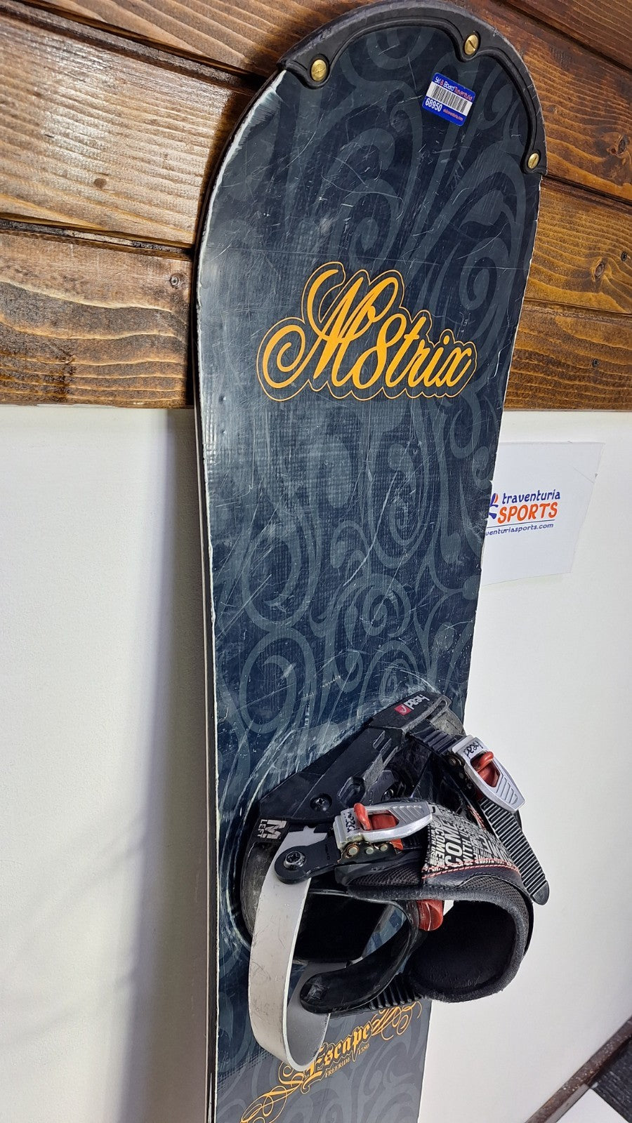 Matrix Escape 158 cm Snowboard + Head Size M Bindings Adventure Sport