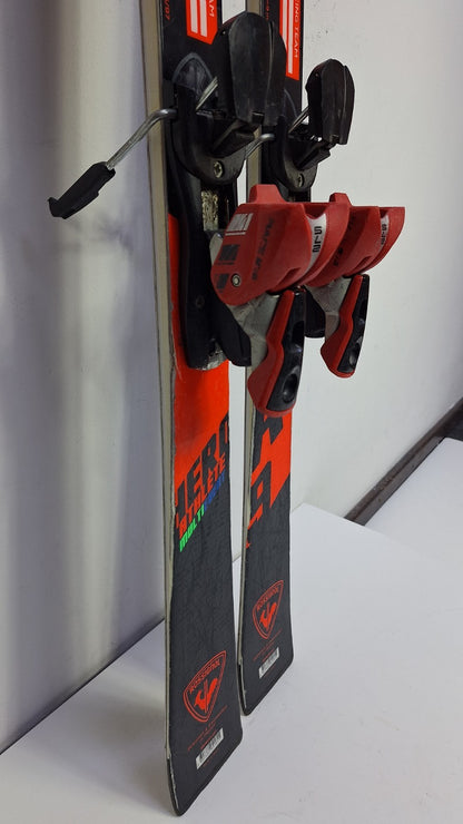Sci Rossignol Hero Athlete Multievent 134 cm + attacchi Atomic 7.5 Inverno Neve