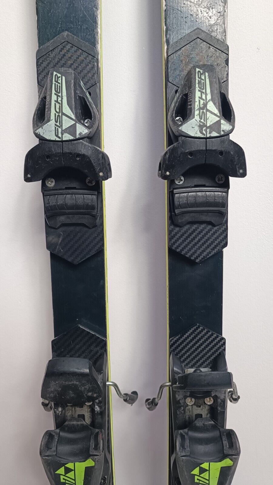 Fischer RC4 GS FIS 145 cm Ski + Fischer 7 Bindungen Wintersport Abfahrtsspaß