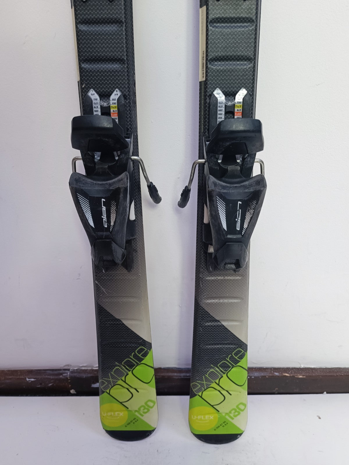 Elan Explore Pro 130 Ski + fixations Elan 7.5 Sport d’hiver et divertissement