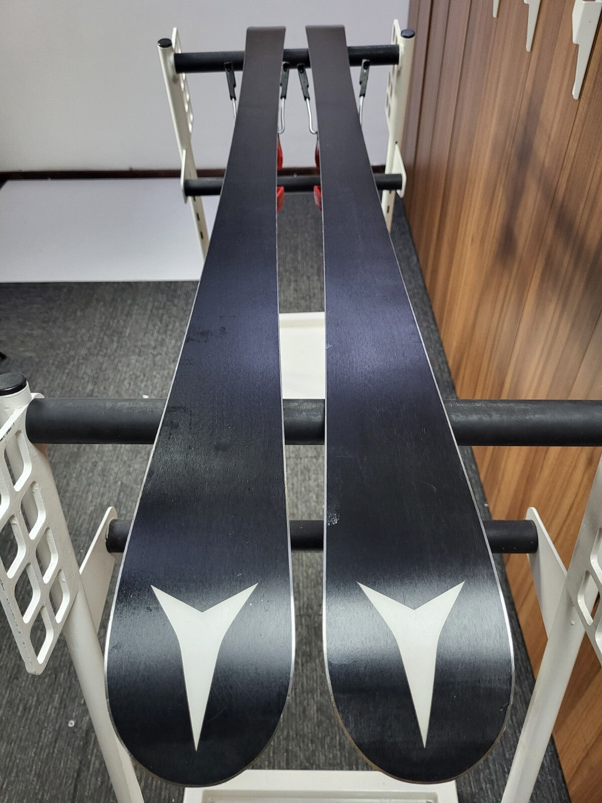 Sci Atomic Redster G9 145 cm + attacchi Atomic 7.5 Sport invernali all'aperto