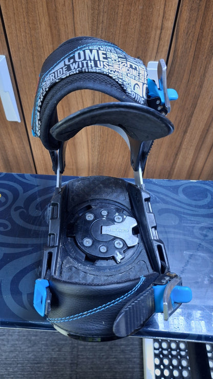 Snowboard Matrix Escape 136 cm + Attacchi HEAD Rental S Avventura sulla neve