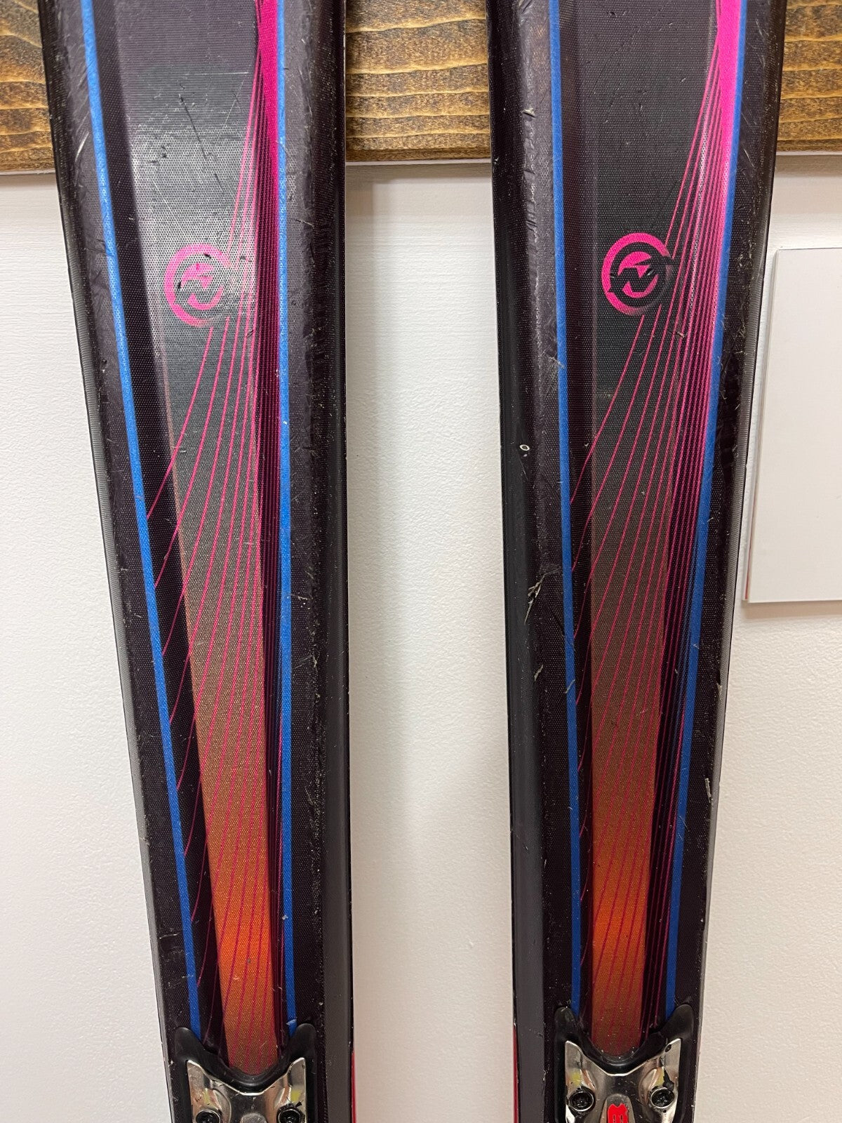 Nordica Fate 170 cm Ski + Nordica 12 Bindungen Winter Schneesport Outdoor Spaß