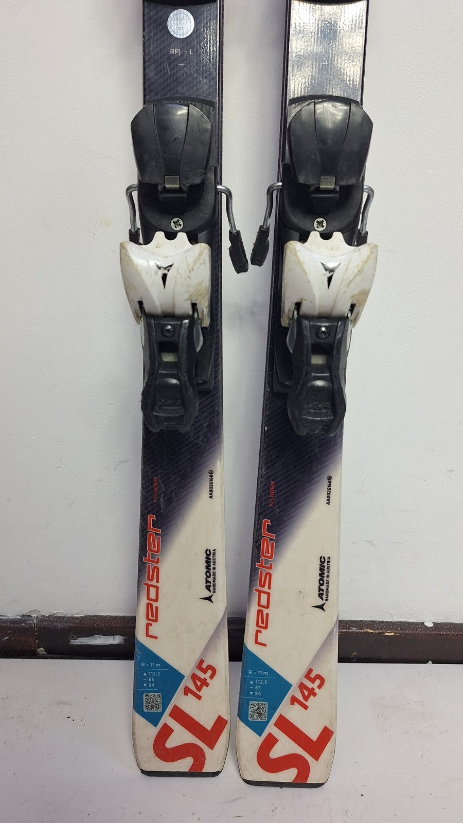 Atomic Redster SL 145 cm Skis + Atomic 10 Bindings Winter Fun Snow
