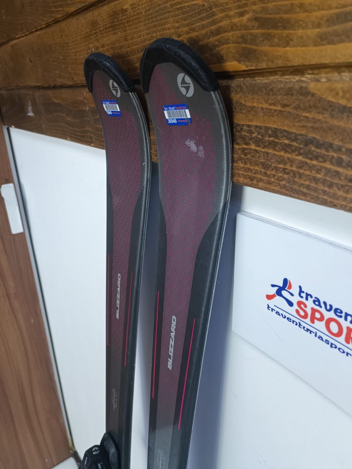 Sci Blizzard RTX Elevate 146 cm + attacchi Elan ESP 7.5 Sport invernali sulla neve