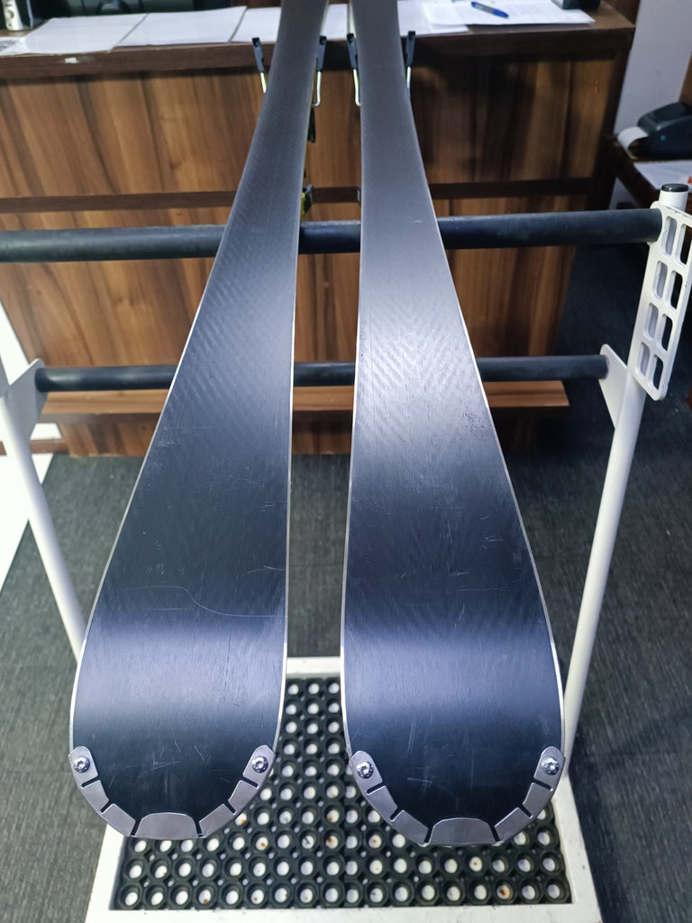 Salomon R14 XPRO 169cm skis SALOMON XPRO MG, powerline MG +