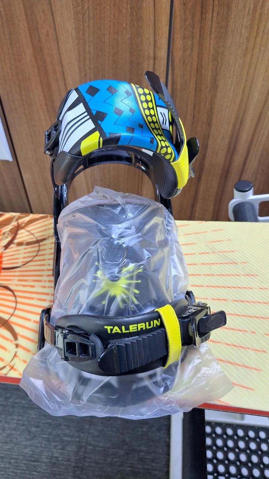 HEAD Rocka 4D 159 cm Snowboard + Brand New Talerun L Bindings Winter Sport Fun
