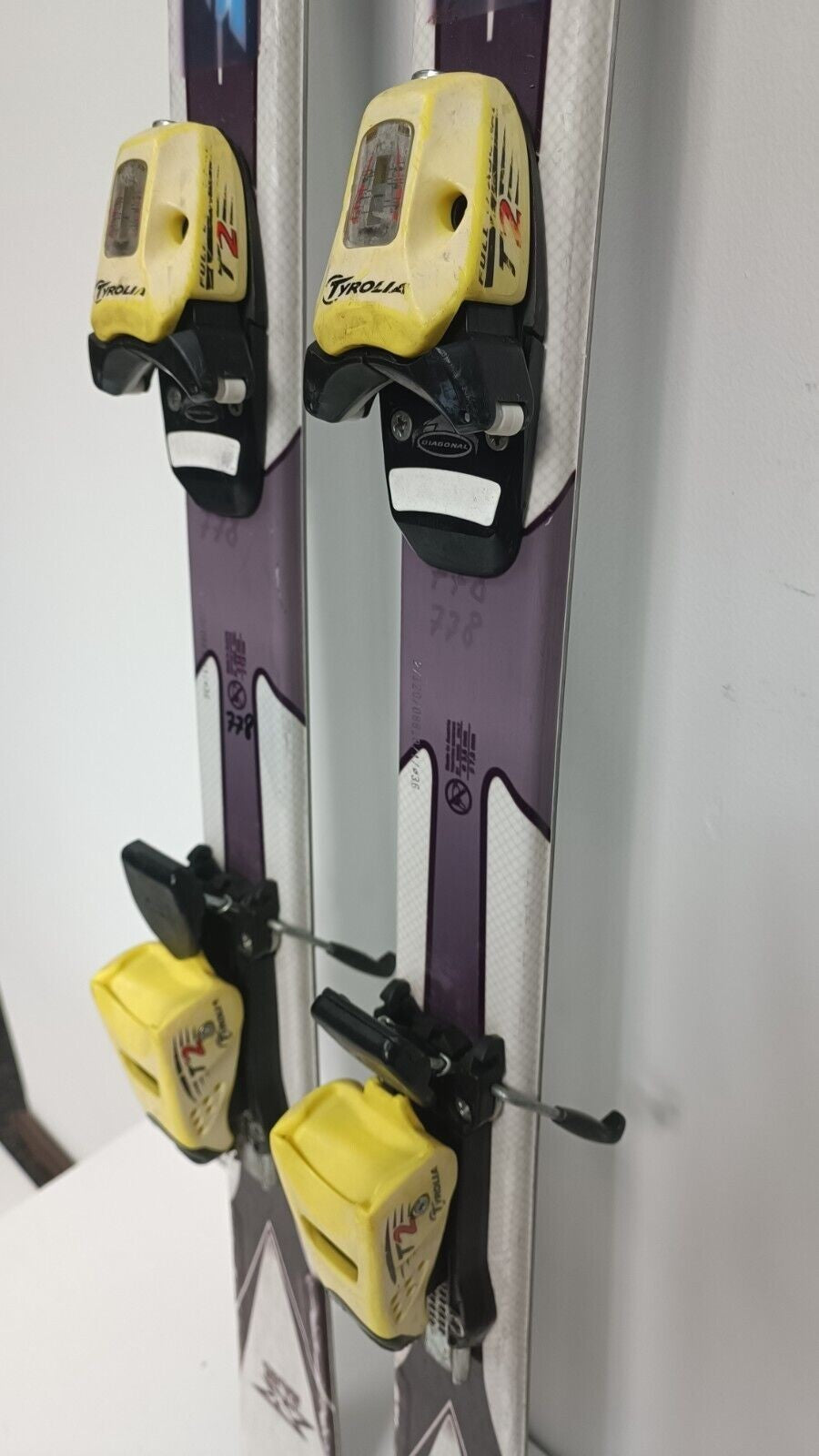 Scoop Cross Nishizama SR 10 120 cm Ski + Tyrolia 4.5 Bindings Winter Fun Snow