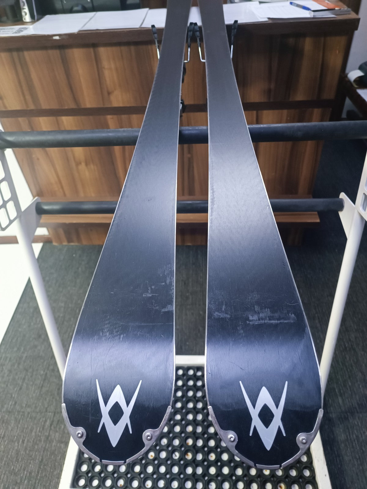 Völkl Tigershark 8FT 168 cm Sci + Marker 11 attacchi Sport invernali Divertimento sulla neve