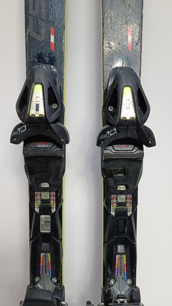 Skis d'occasion - FISCHER RC4 SC 2025, 150 cm, Bon état Skis d'occasion - FISCHER RC4 SC 2025, 150 cm, Bon état