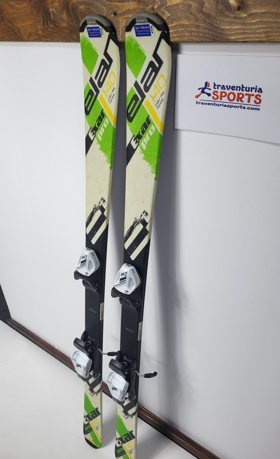 Ski Elan Exar Pro 140 cm + fixations Tyrolia 7.5 NEUVES. Sport, neige, hiver et plaisir