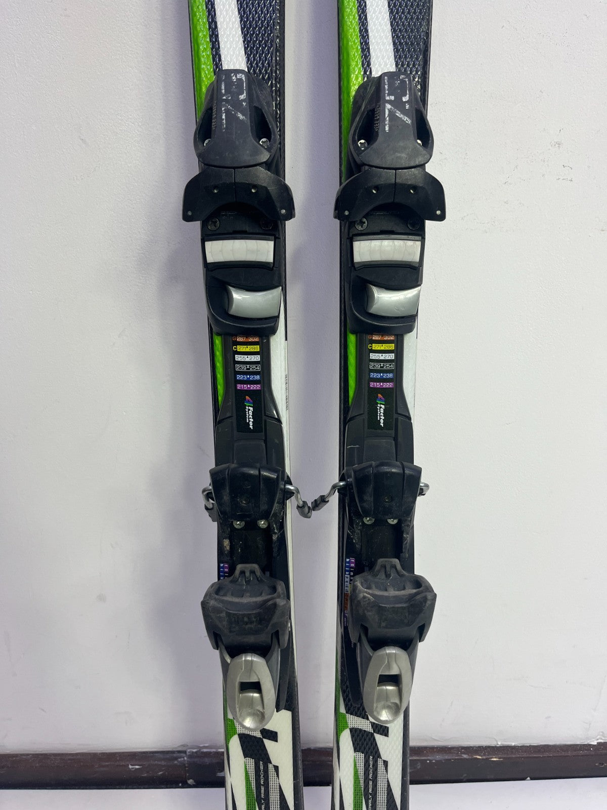 Sci Elan Exar Pro 140 cm + attacchi Elan ESP 7.5 Sport Neve Inverno Divertimento Avventura