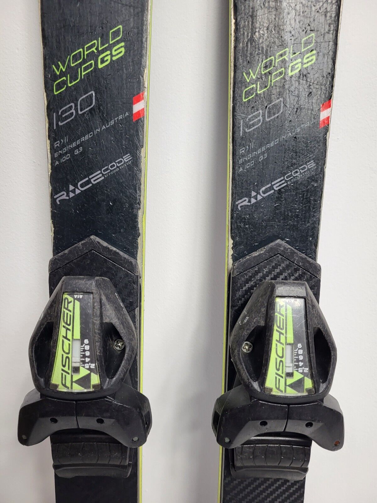 Fischer RC4 WC FIS 130 cm Ski + Fischer 9 Bindungen Wintersport