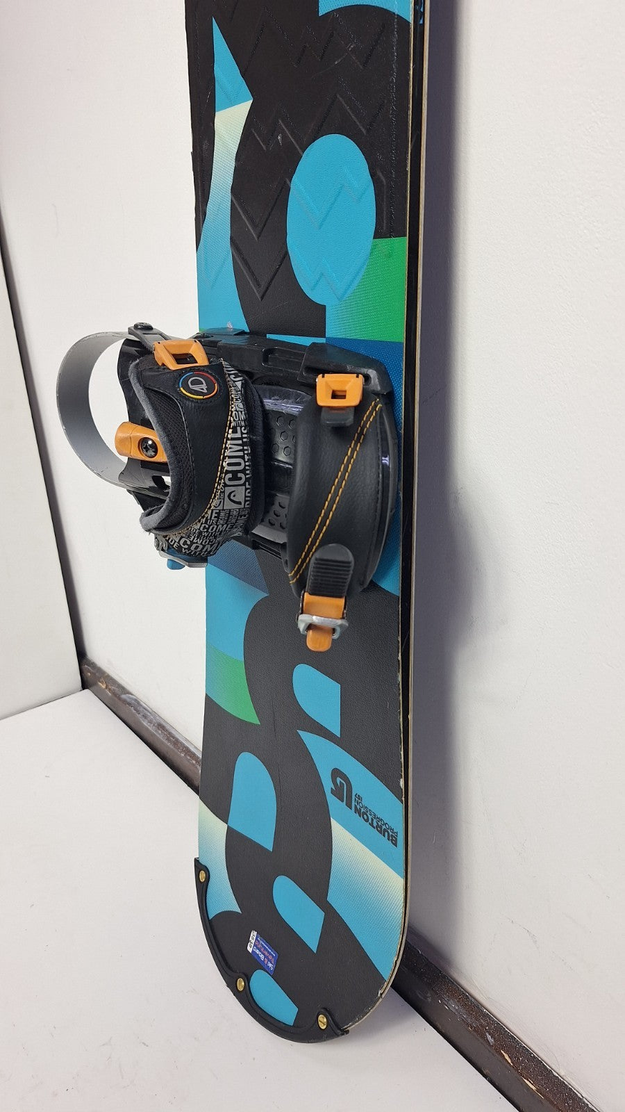 Burton Progression 157 cm Snowboard + HEAD Rental M Bindings Winter Snow Sport
