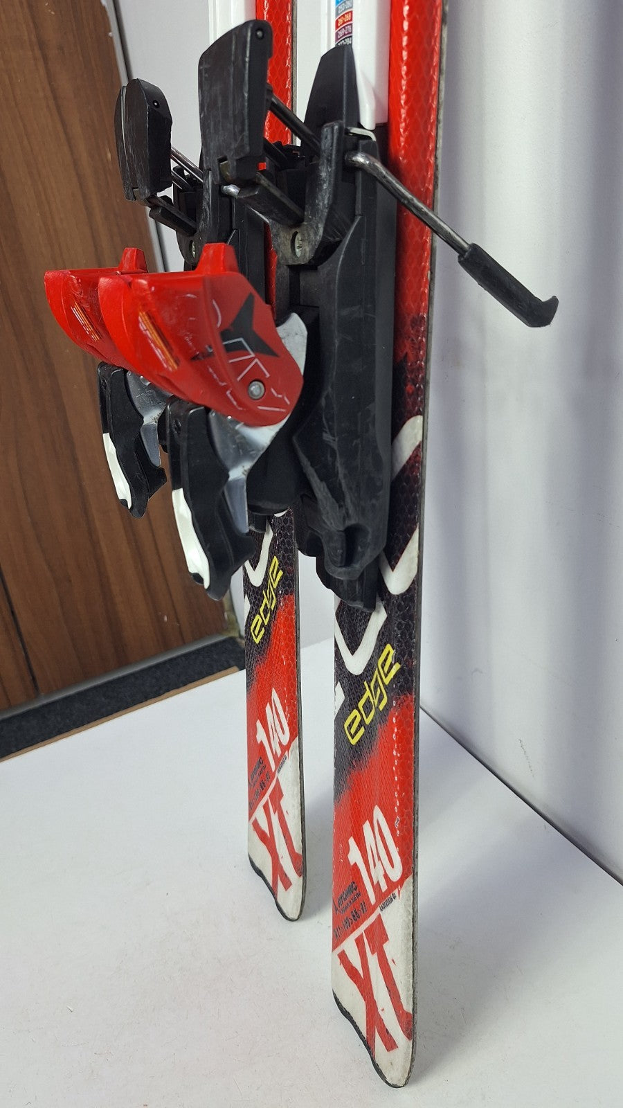 Atomic Redster XT Edge 140cm Ski + Atomic 7.5 Bindings Winter Snow Adventure