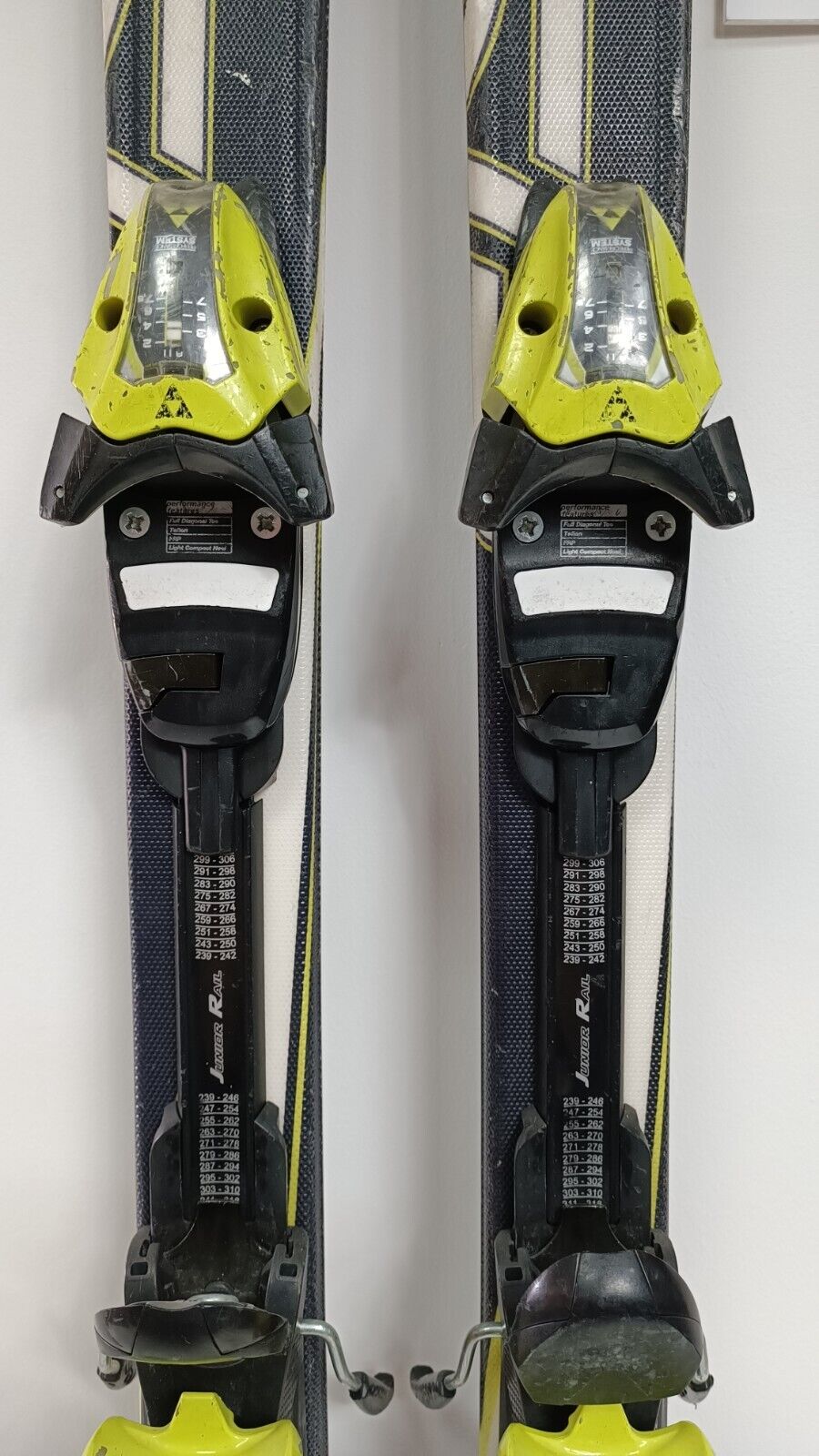 Fischer RC4 Race 130 cm Ski + Fischer 7 Bindungen CBS Winter Sports Adventure